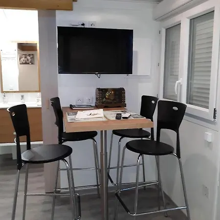 منزل ريفي Tiny House Sam Suffit *